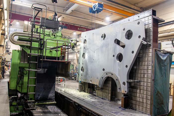 Pitkäjyrsinkone Zayer KCU 8000 Holetec Industrial